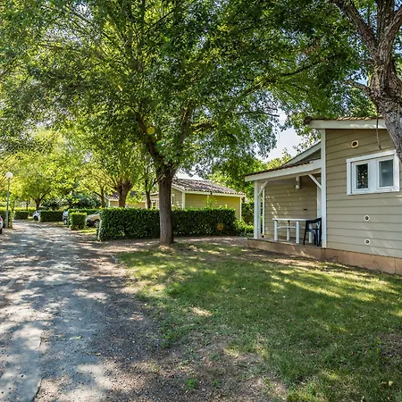 Le Domaine Du Cedre 홀리데이파크 Rivières