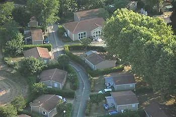 Le Domaine Du Cedre 홀리데이파크