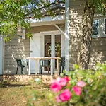 Le Domaine Du Cedre 4* Rivières