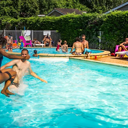 ホリデーパーク Le Domaine Du Cedre Rivières