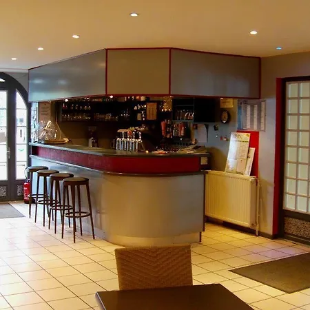 Le Domaine Du Cedre ホリデーパーク 4*