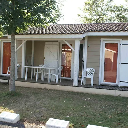Le Domaine Du Cèdre Village de vacances