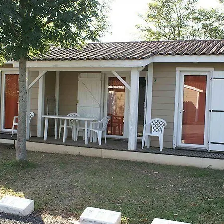 פארק נופש Le Domaine Du Cedre Rivières